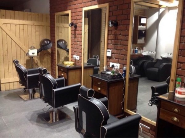 Vintage Salon